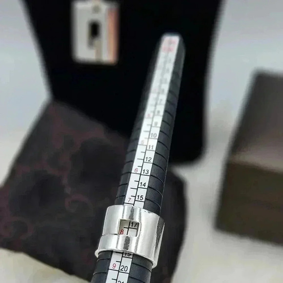 Gucci Wide  Band Ring & G Motif Pendant - Picture 13 of 14